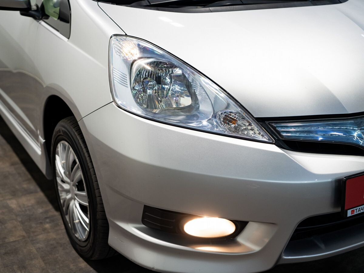 Honda Fit Shuttle 2011 - фото автомобиля