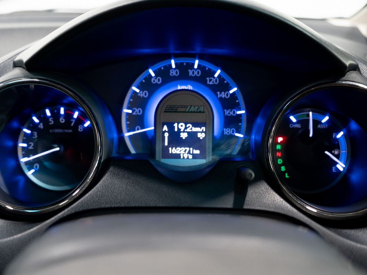 Honda Fit Shuttle 2011 - фото автомобиля