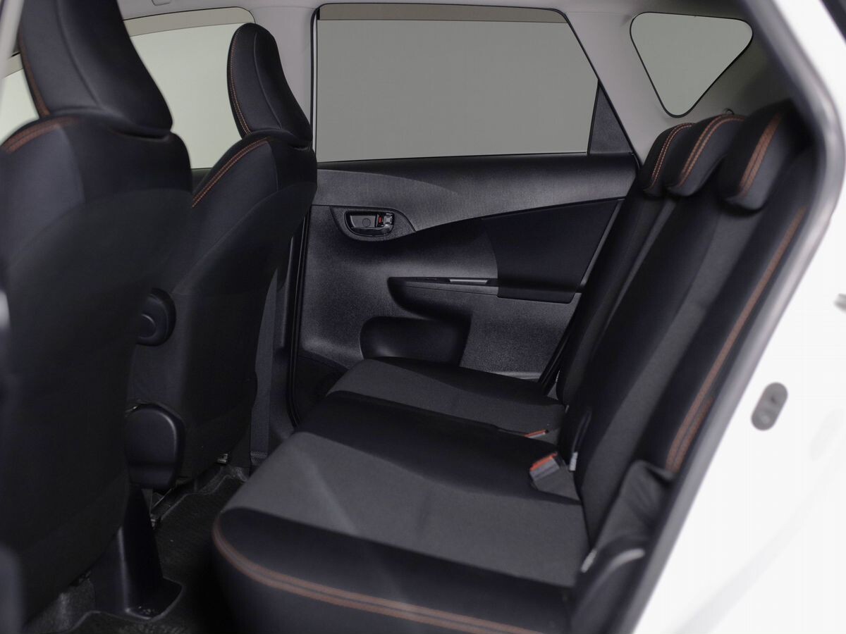 Toyota Ractis 2012 - фото автомобиля