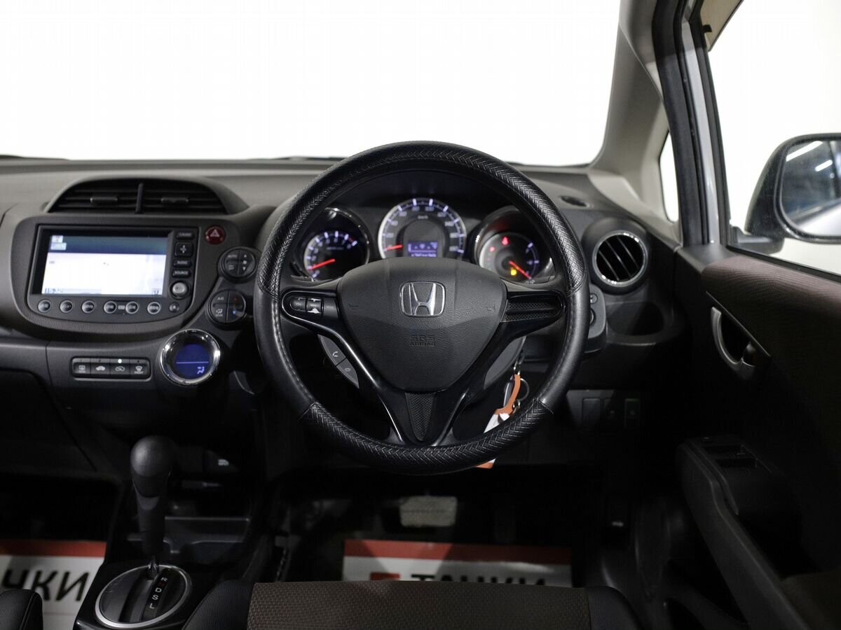 Honda Fit Shuttle 2011 - фото автомобиля