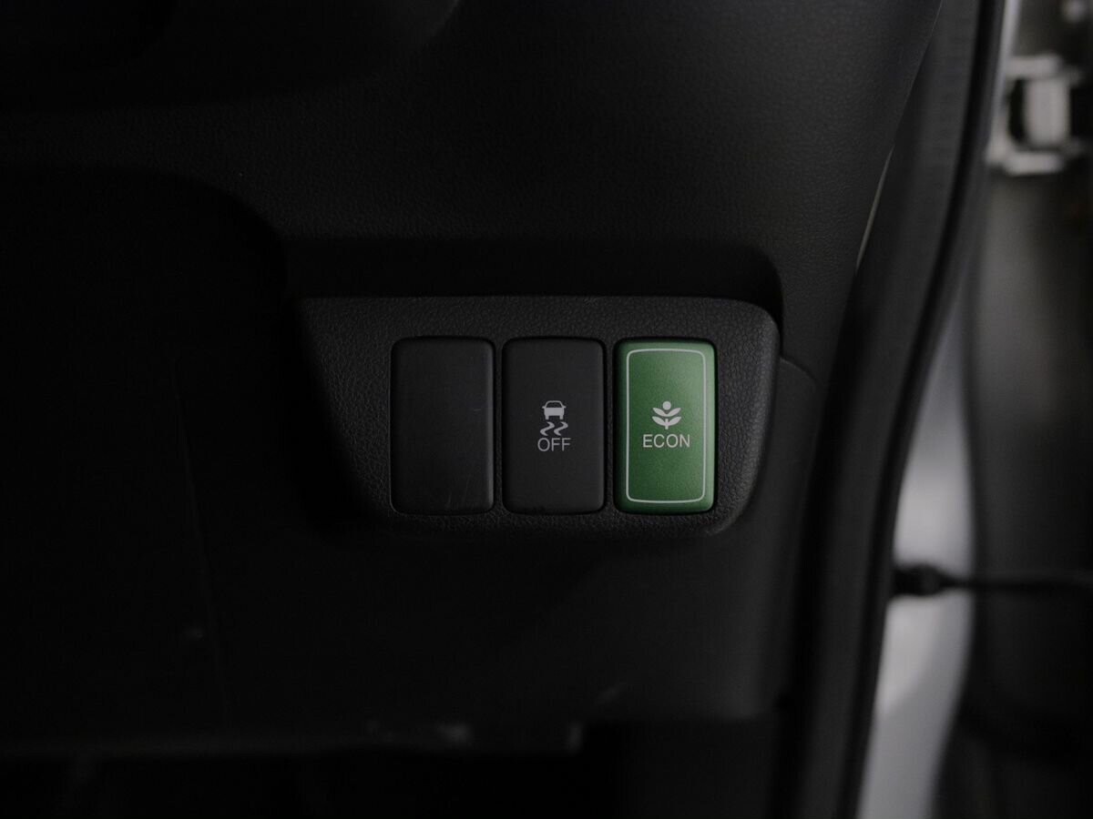 Honda Fit Shuttle 2011 - фото автомобиля