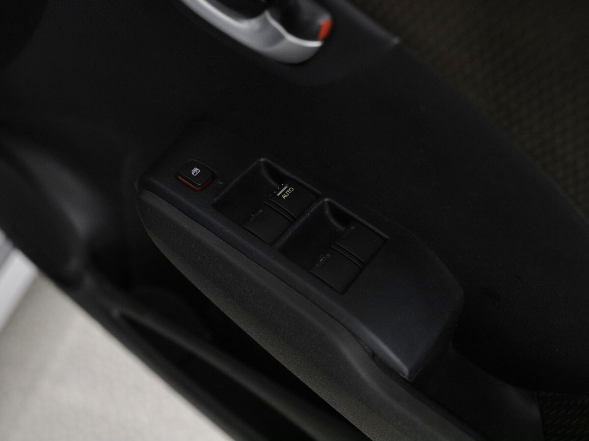 Honda Fit Shuttle 2011 - фото автомобиля