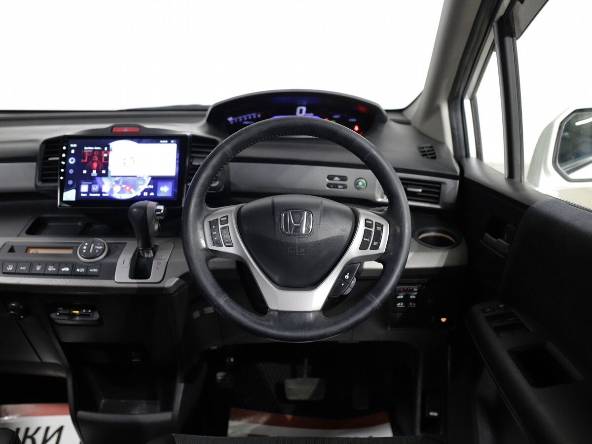 Honda Freed 2014 - фото автомобиля