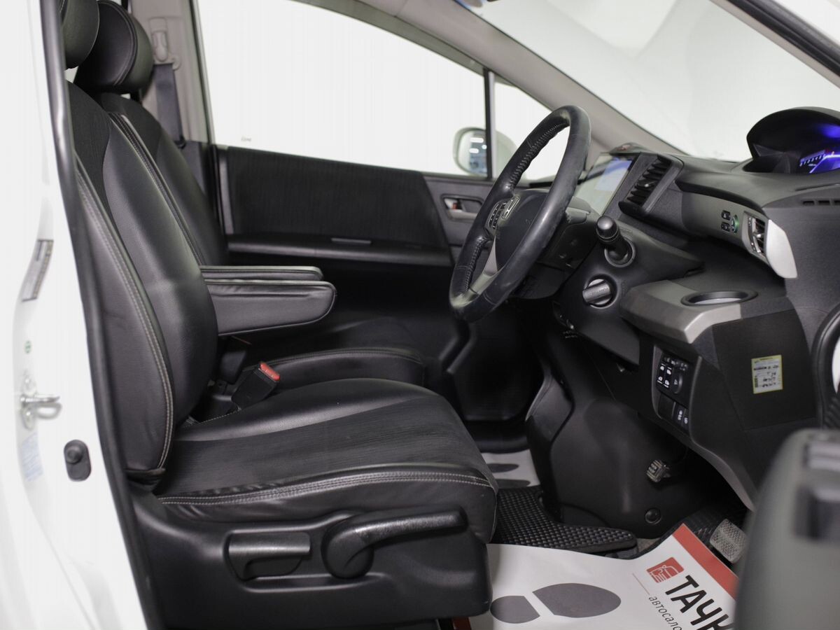 Honda Freed 2014 - фото автомобиля