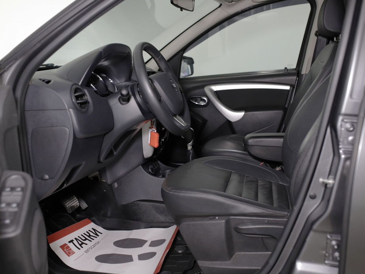 Nissan Terrano 2019 - фото автомобиля