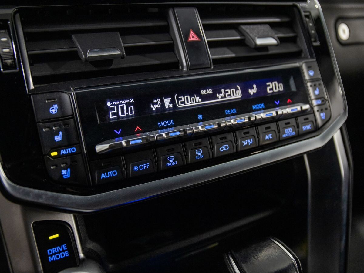 Toyota Land Cruiser 2021 - фото автомобиля