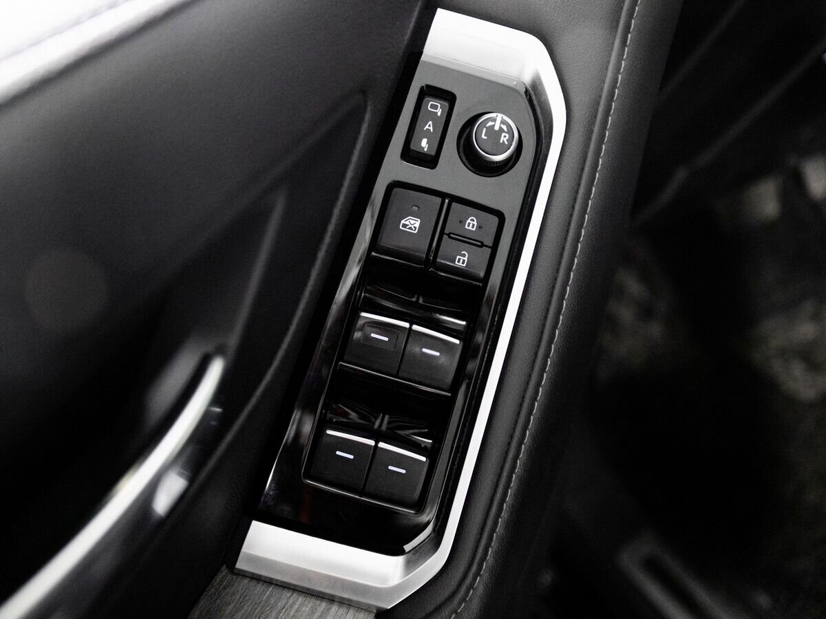 Toyota Land Cruiser 2021 - фото автомобиля
