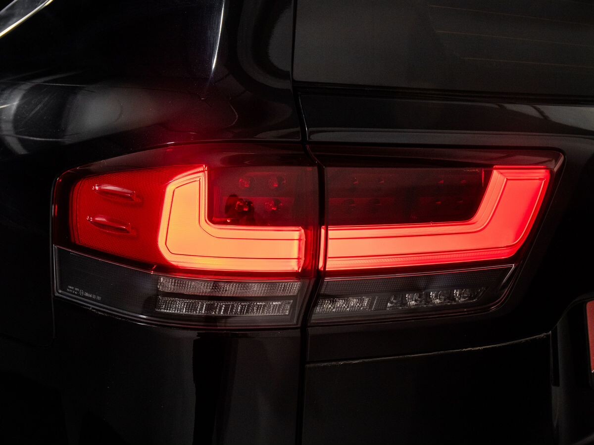 Toyota Land Cruiser 2021 - фото автомобиля