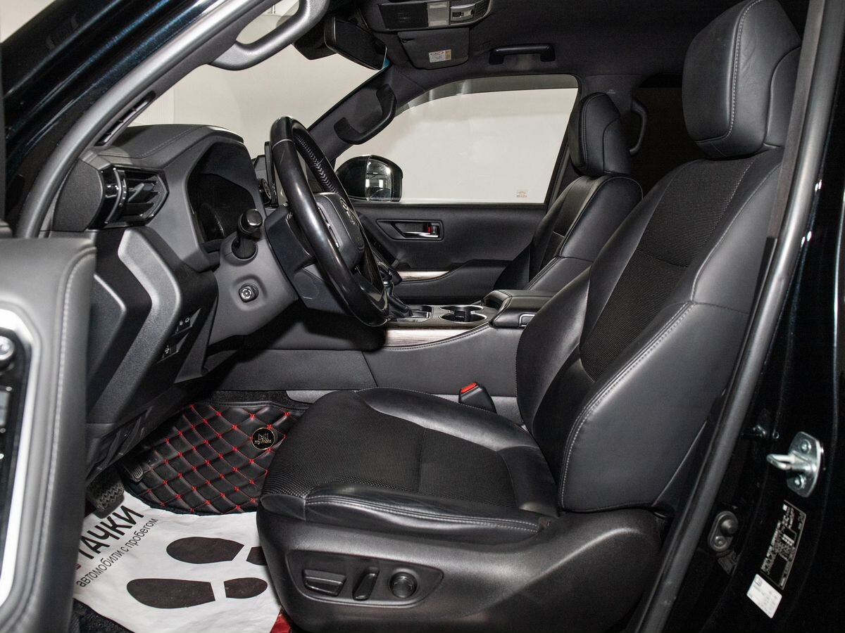 Toyota Land Cruiser 2021 - фото автомобиля