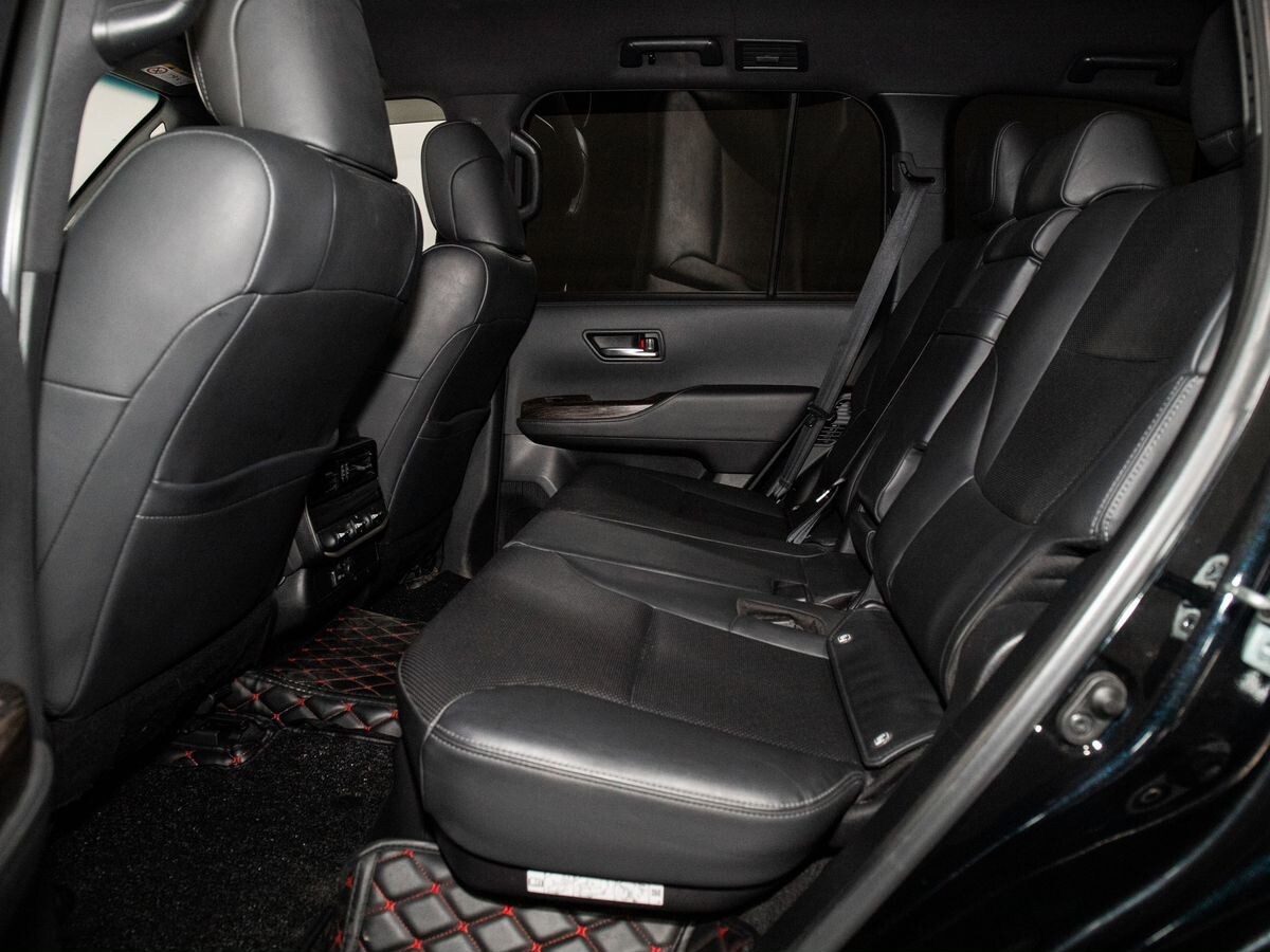 Toyota Land Cruiser 2021 - фото автомобиля