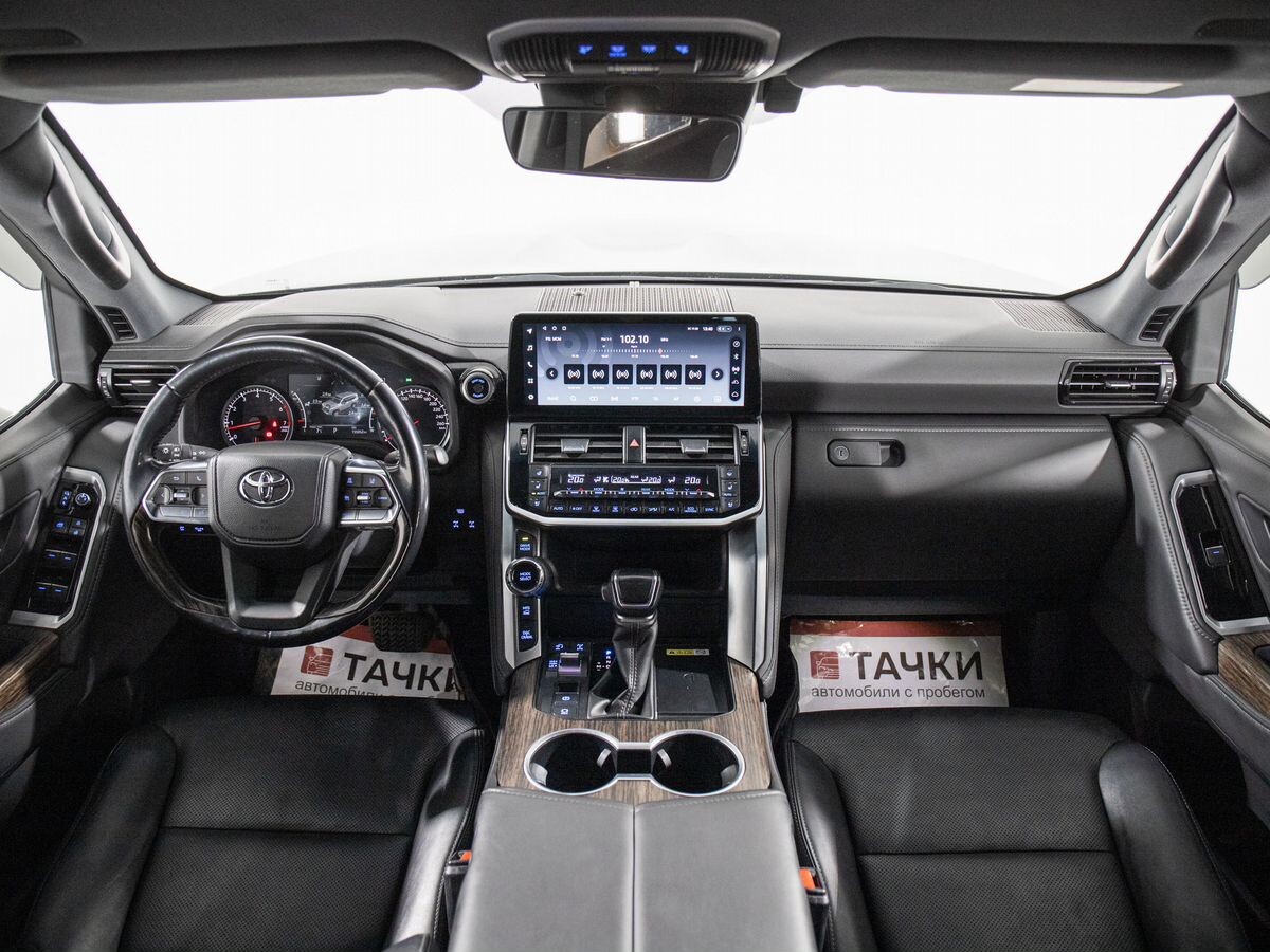 Toyota Land Cruiser 2021 - фото автомобиля