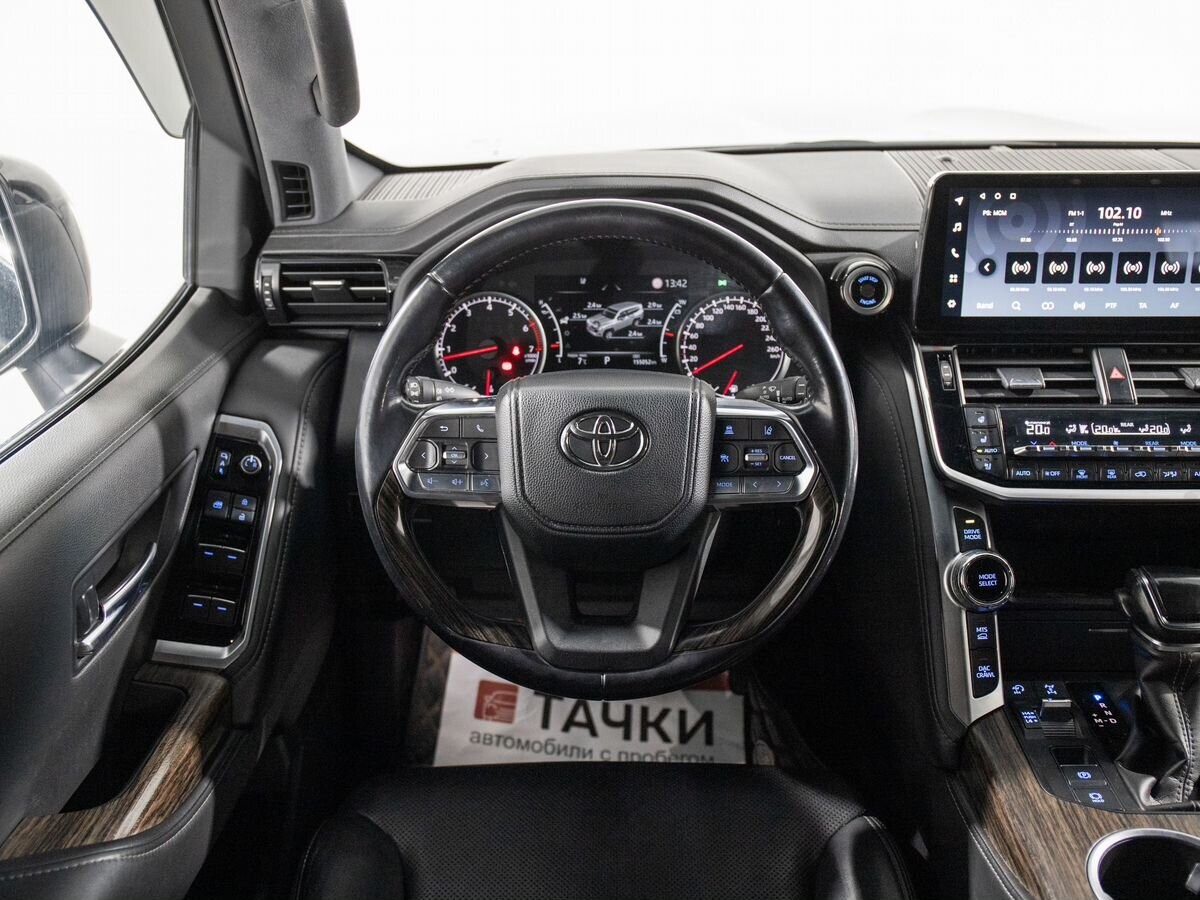 Toyota Land Cruiser 2021 - фото автомобиля