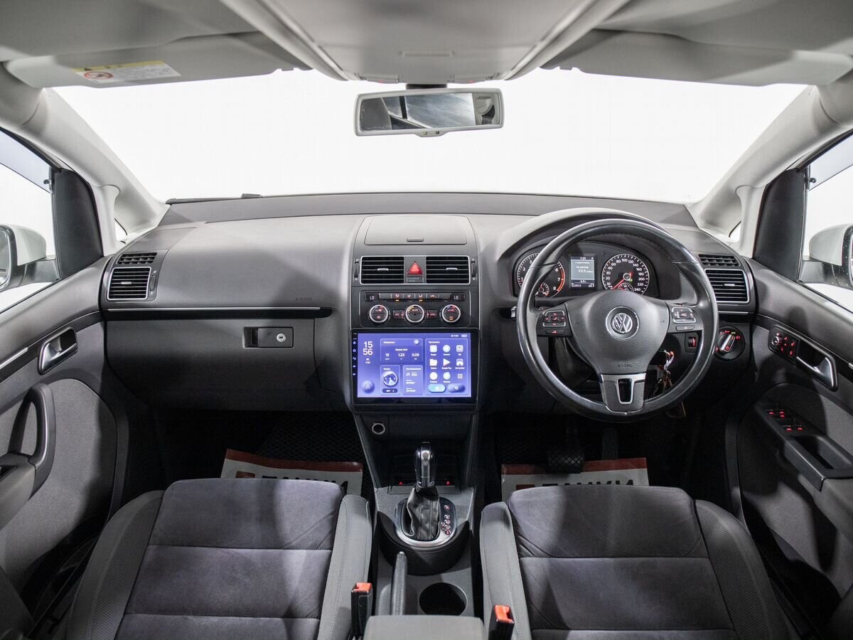 Volkswagen Touran 2012 - фото автомобиля
