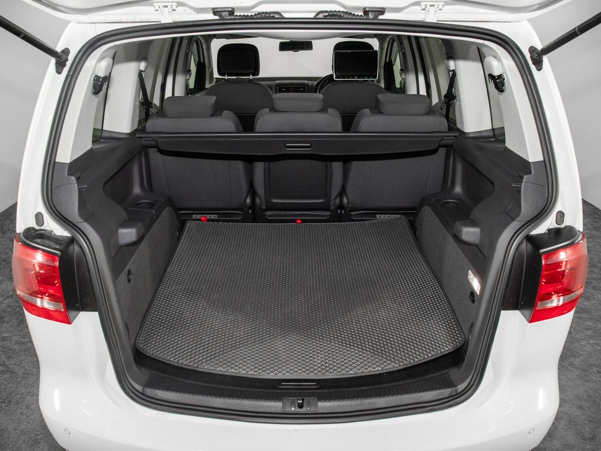 Volkswagen Touran 2012 - фото автомобиля