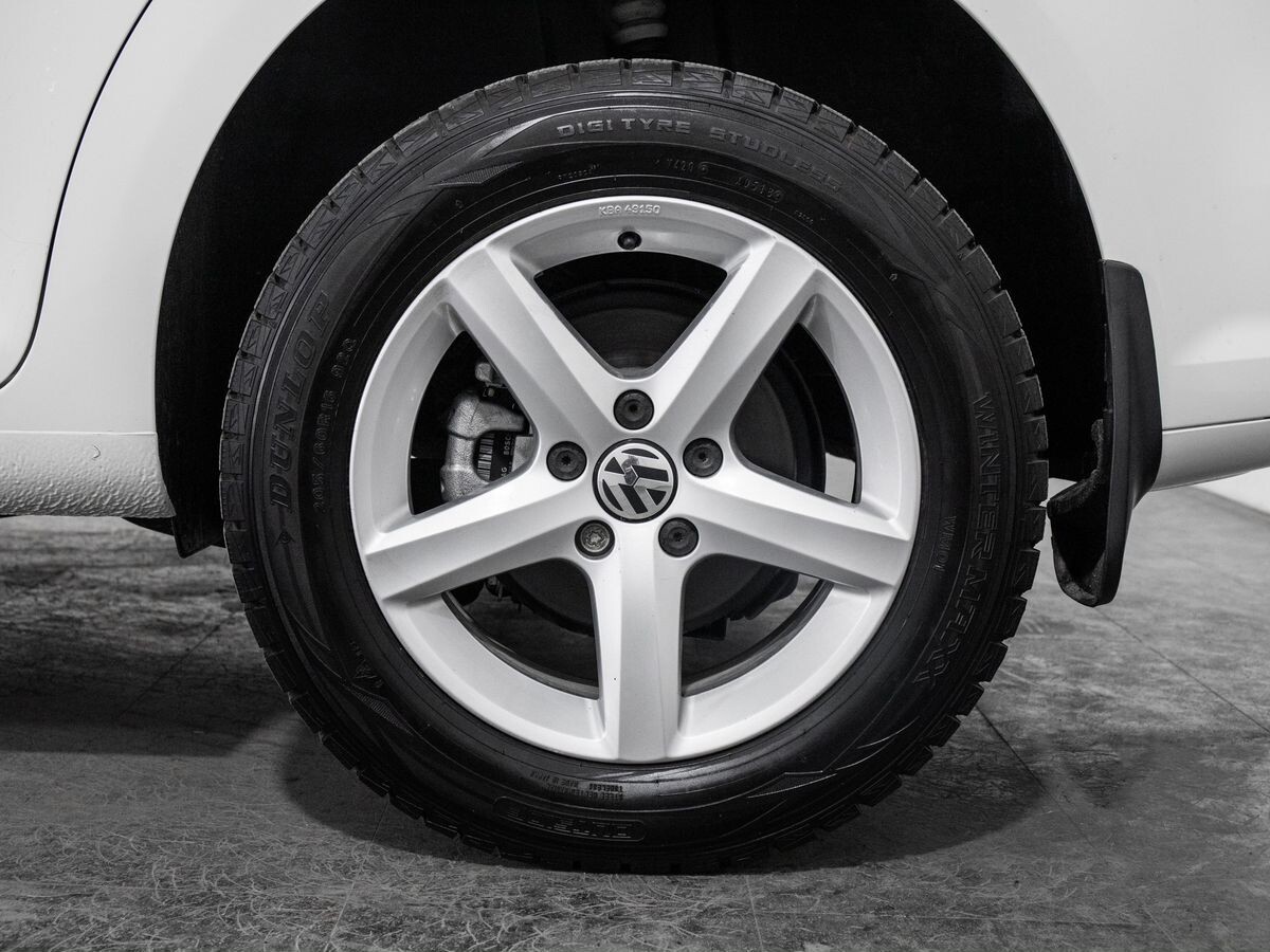 Volkswagen Touran 2012 - фото автомобиля