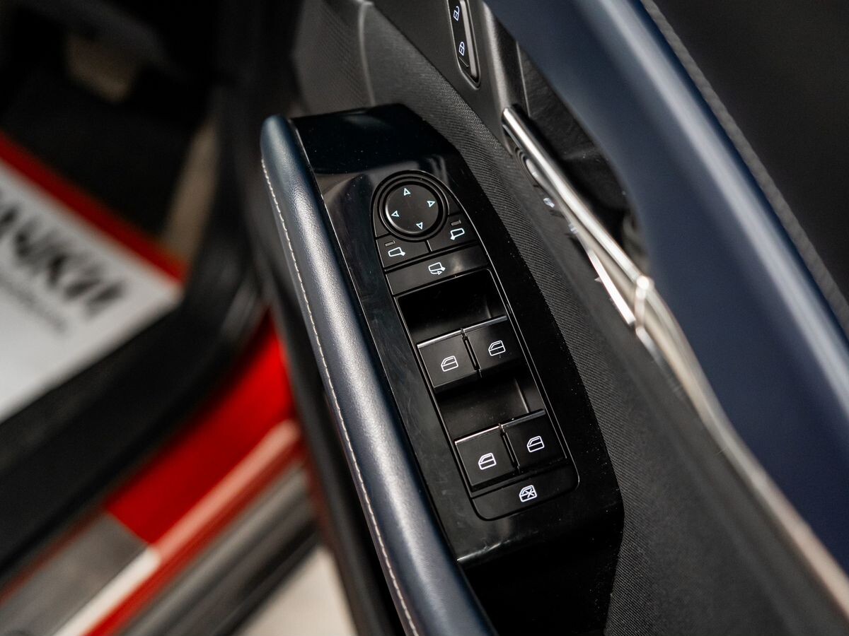 Mazda CX-30 2020 - фото автомобиля