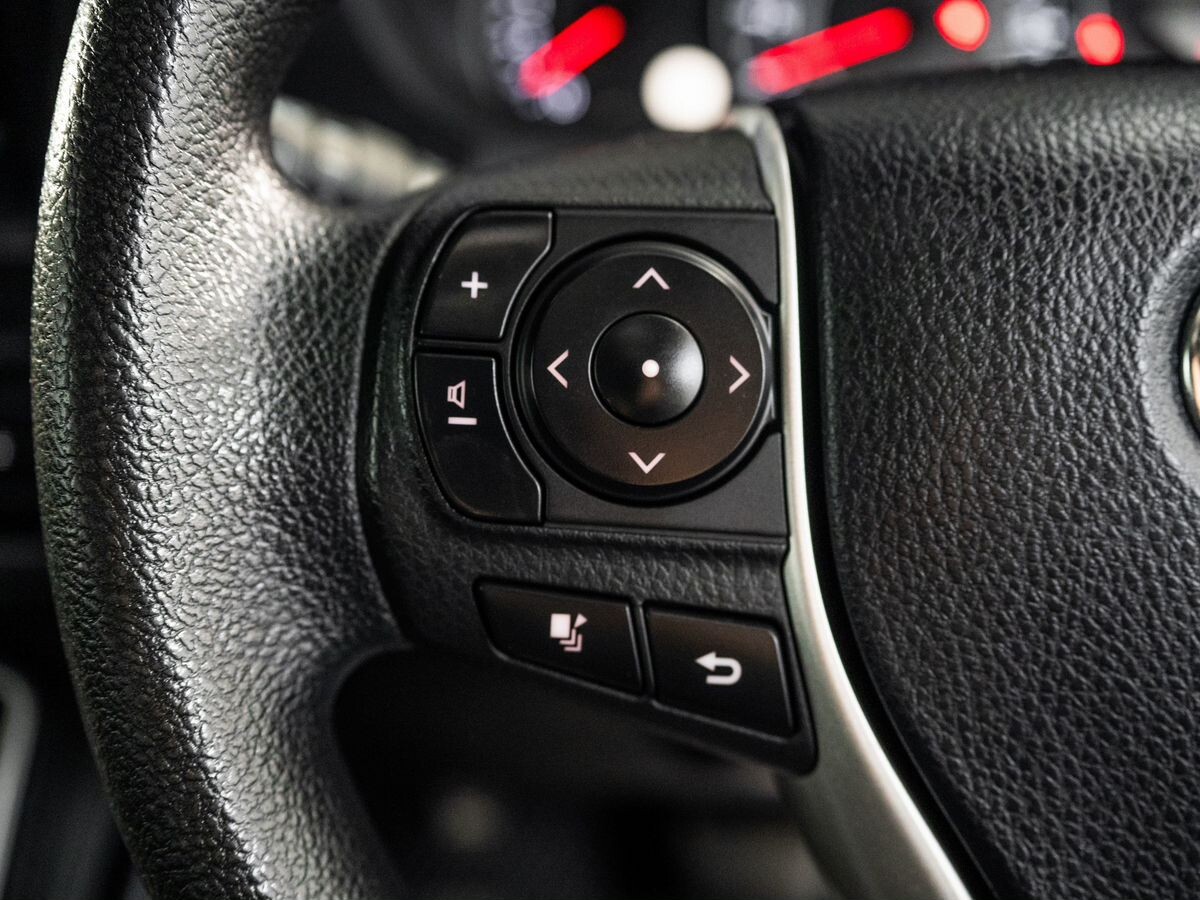 Toyota Noah 2018 - фото автомобиля
