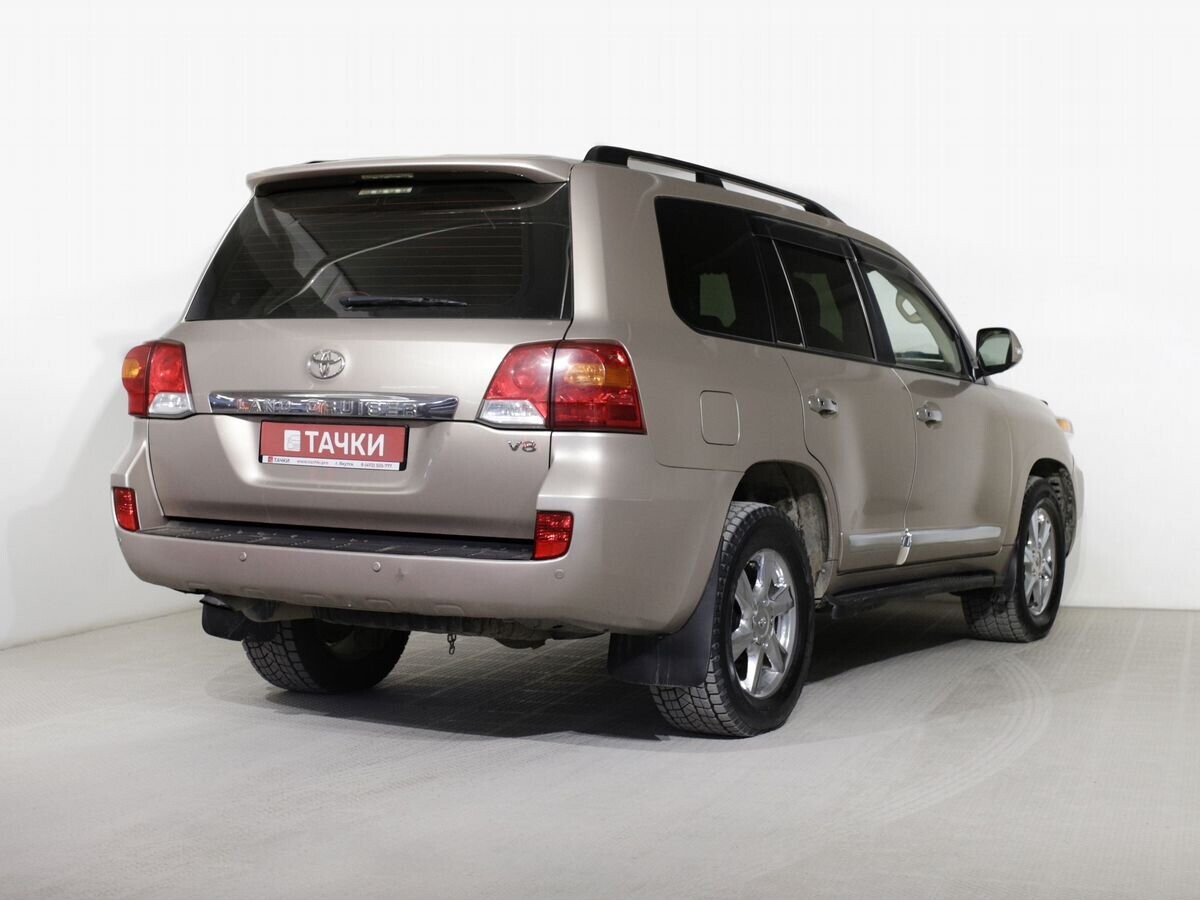 Toyota Land Cruiser 2012 - фото автомобиля