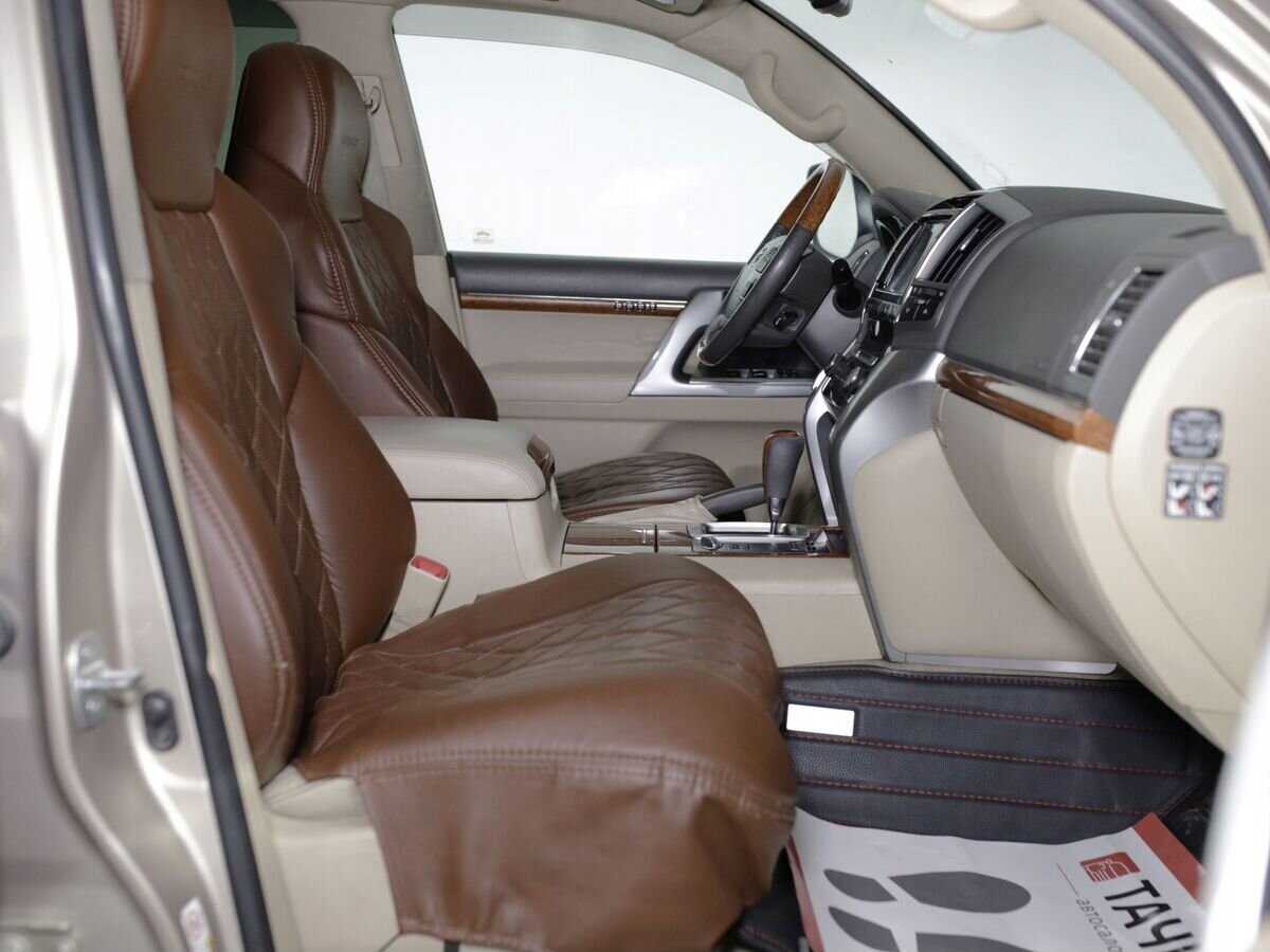 Toyota Land Cruiser 2012 - фото автомобиля