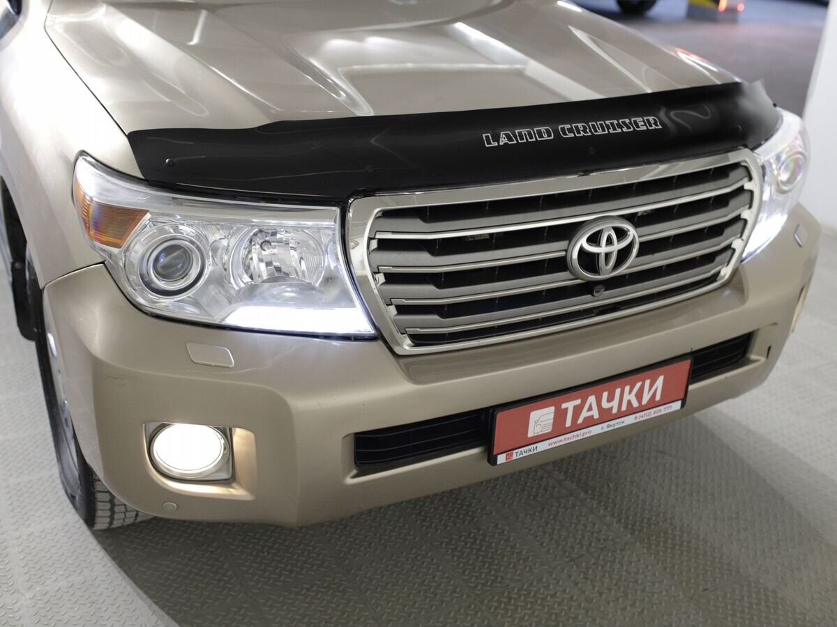 Toyota Land Cruiser 2012 - фото автомобиля