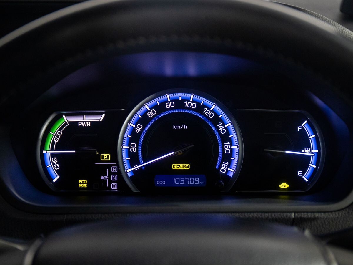 Toyota Voxy 2014 - фото автомобиля