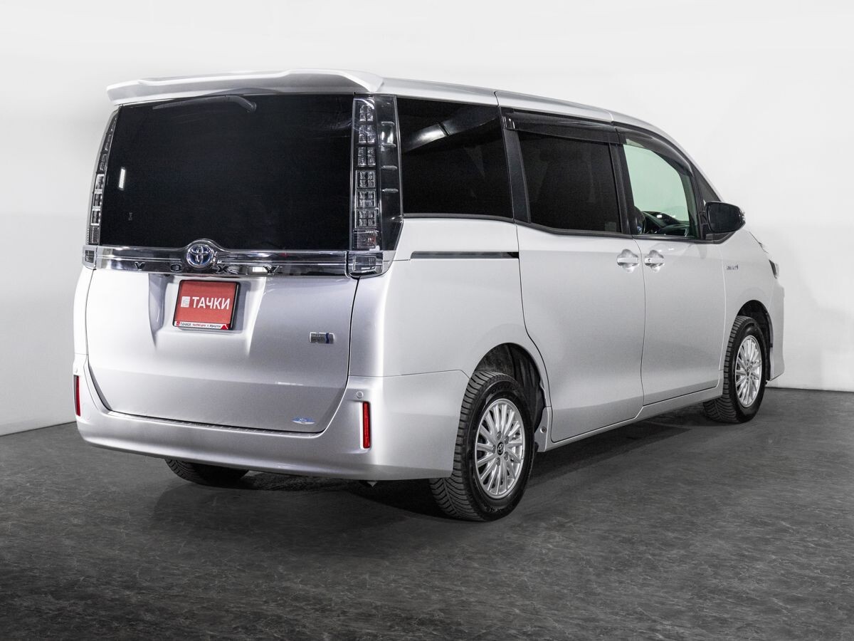 Toyota Voxy 2014 - фото автомобиля