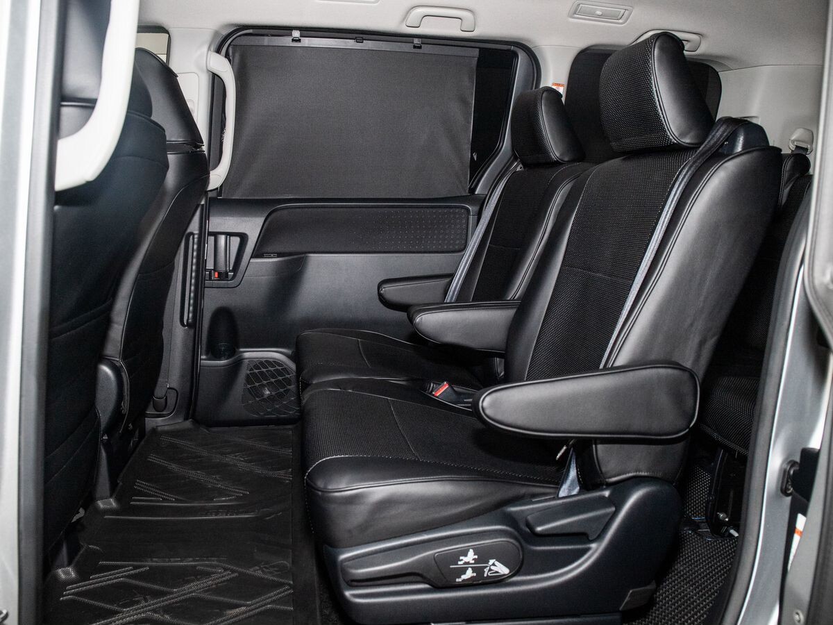 Toyota Voxy 2014 - фото автомобиля