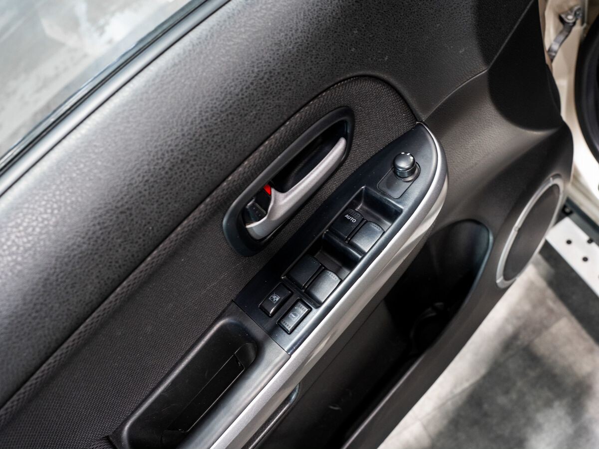Suzuki Grand Vitara 2010 - фото автомобиля