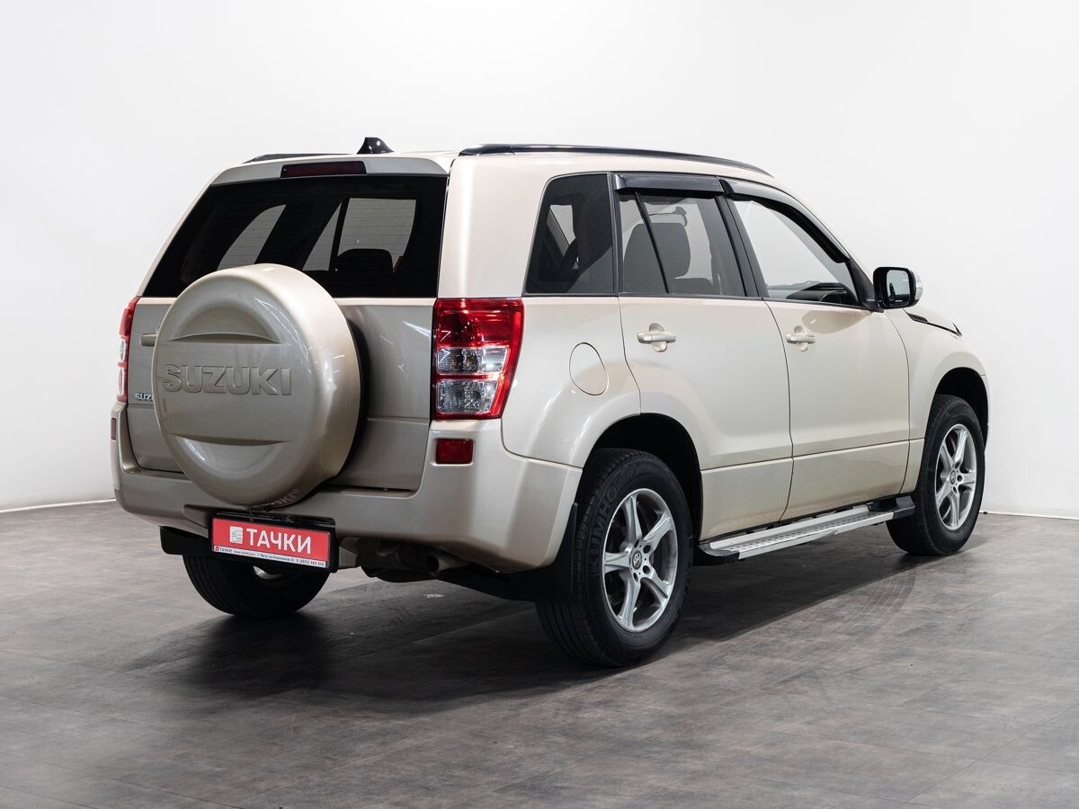 Suzuki Grand Vitara 2010 - фото автомобиля