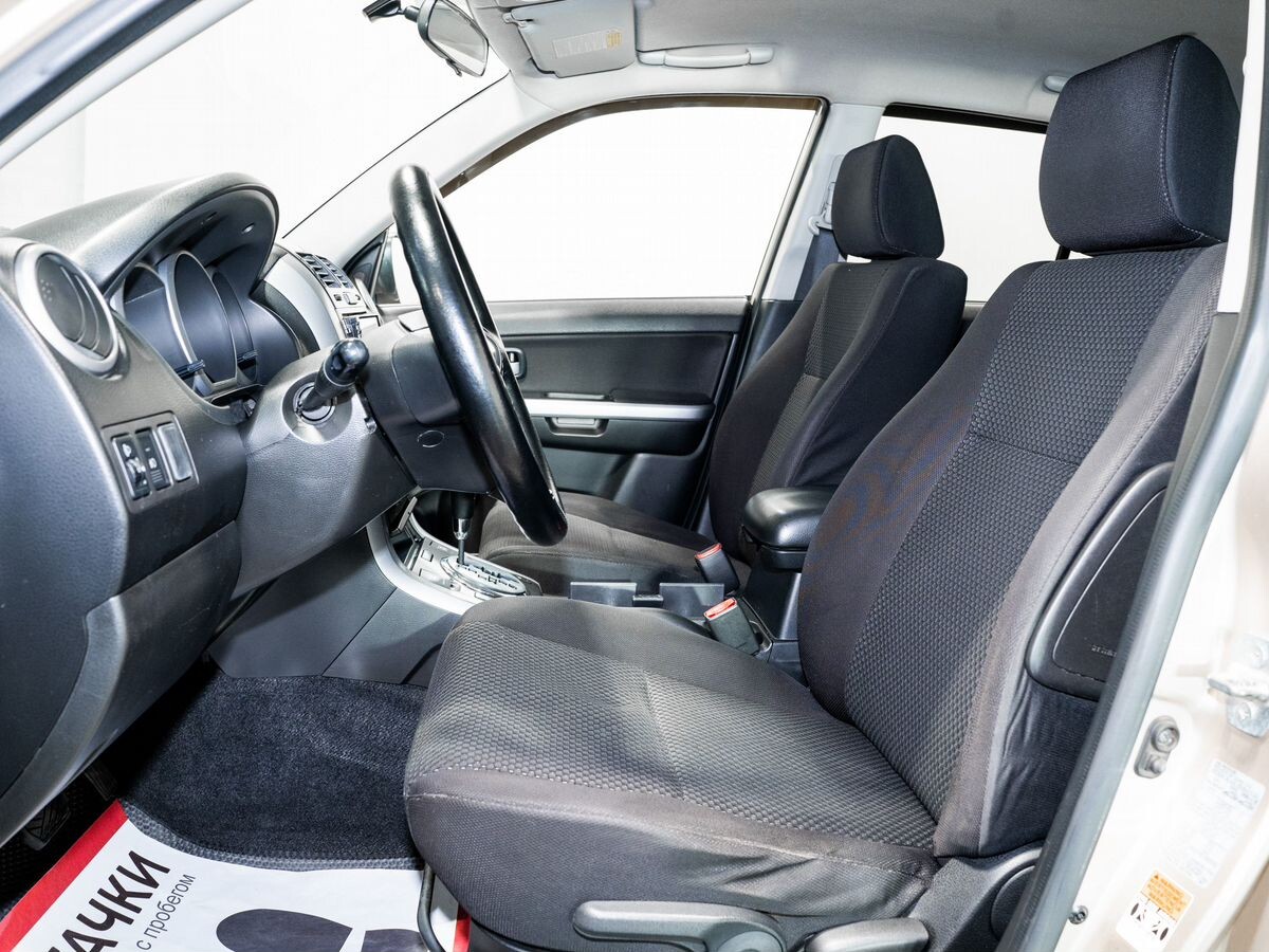 Suzuki Grand Vitara 2010 - фото автомобиля