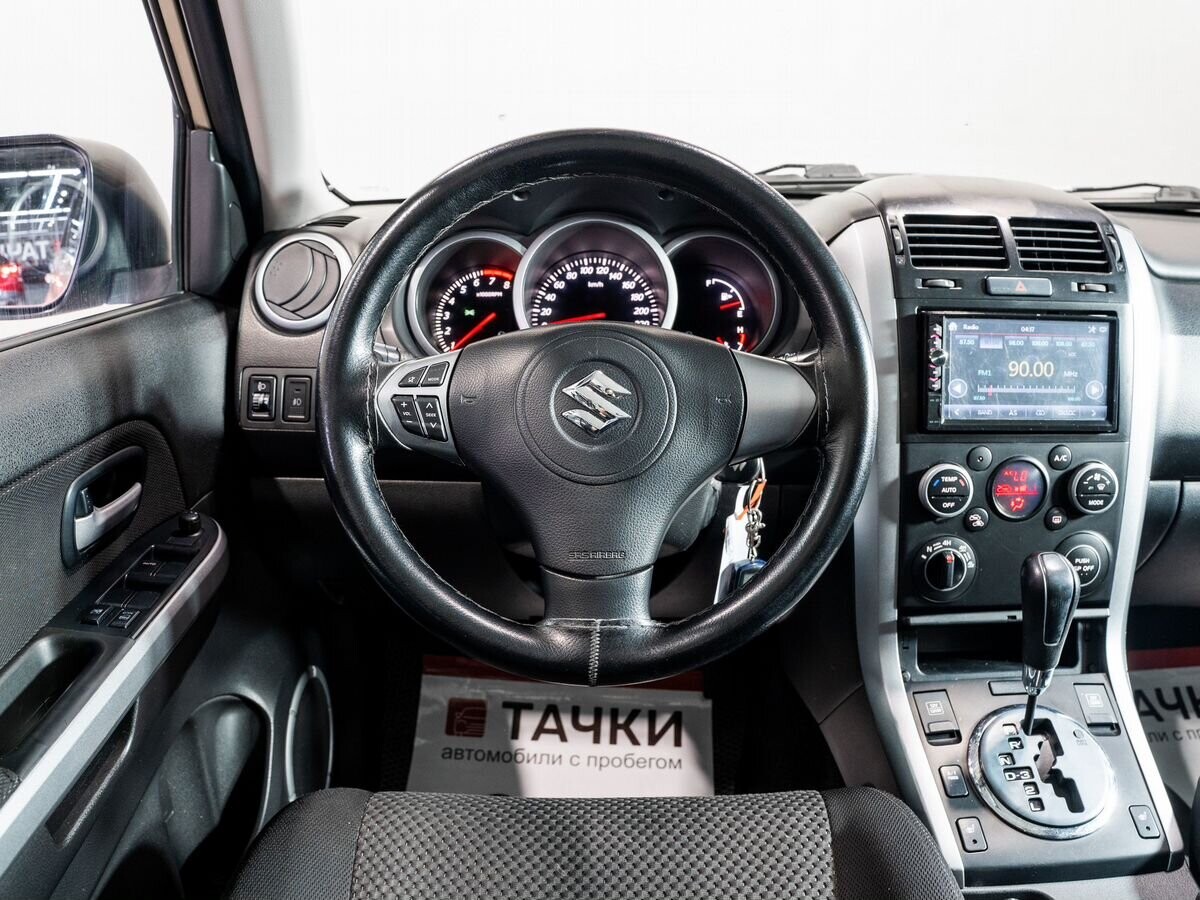 Suzuki Grand Vitara 2010 - фото автомобиля