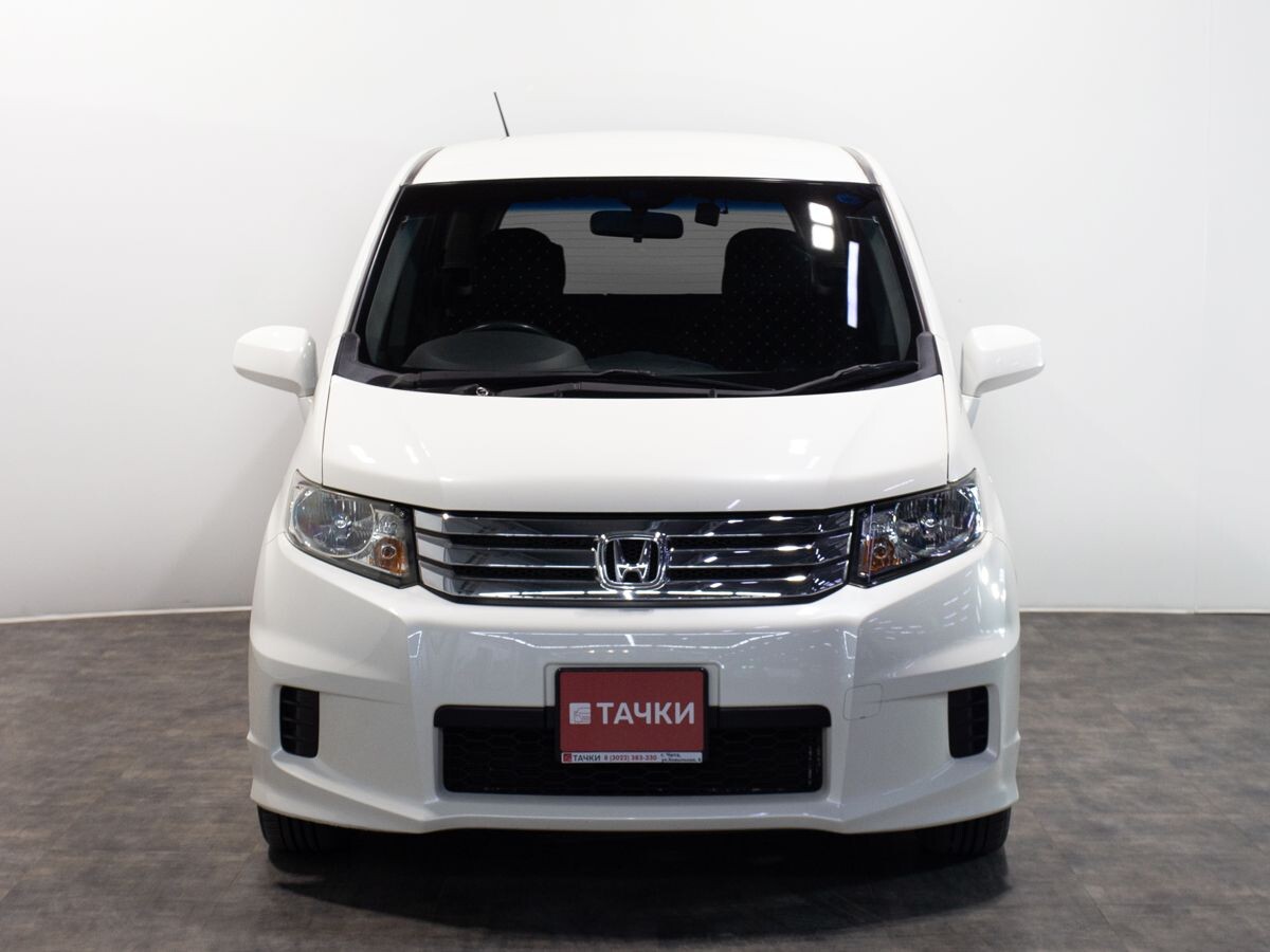 Honda Freed Spike 2011 - фото автомобиля