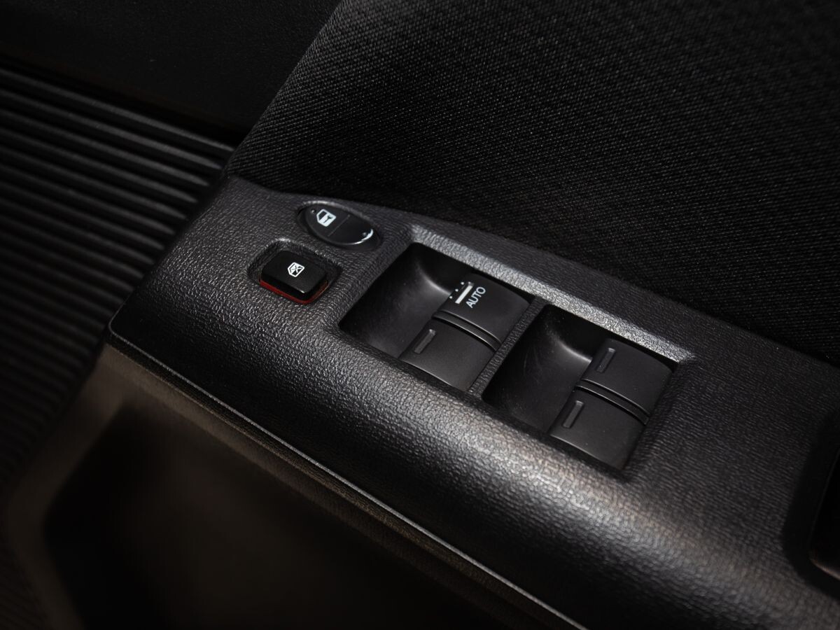 Honda Freed Spike 2011 - фото автомобиля