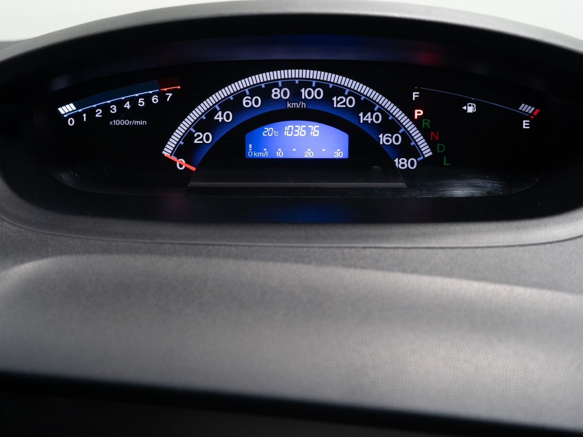 Honda Freed Spike 2011 - фото автомобиля