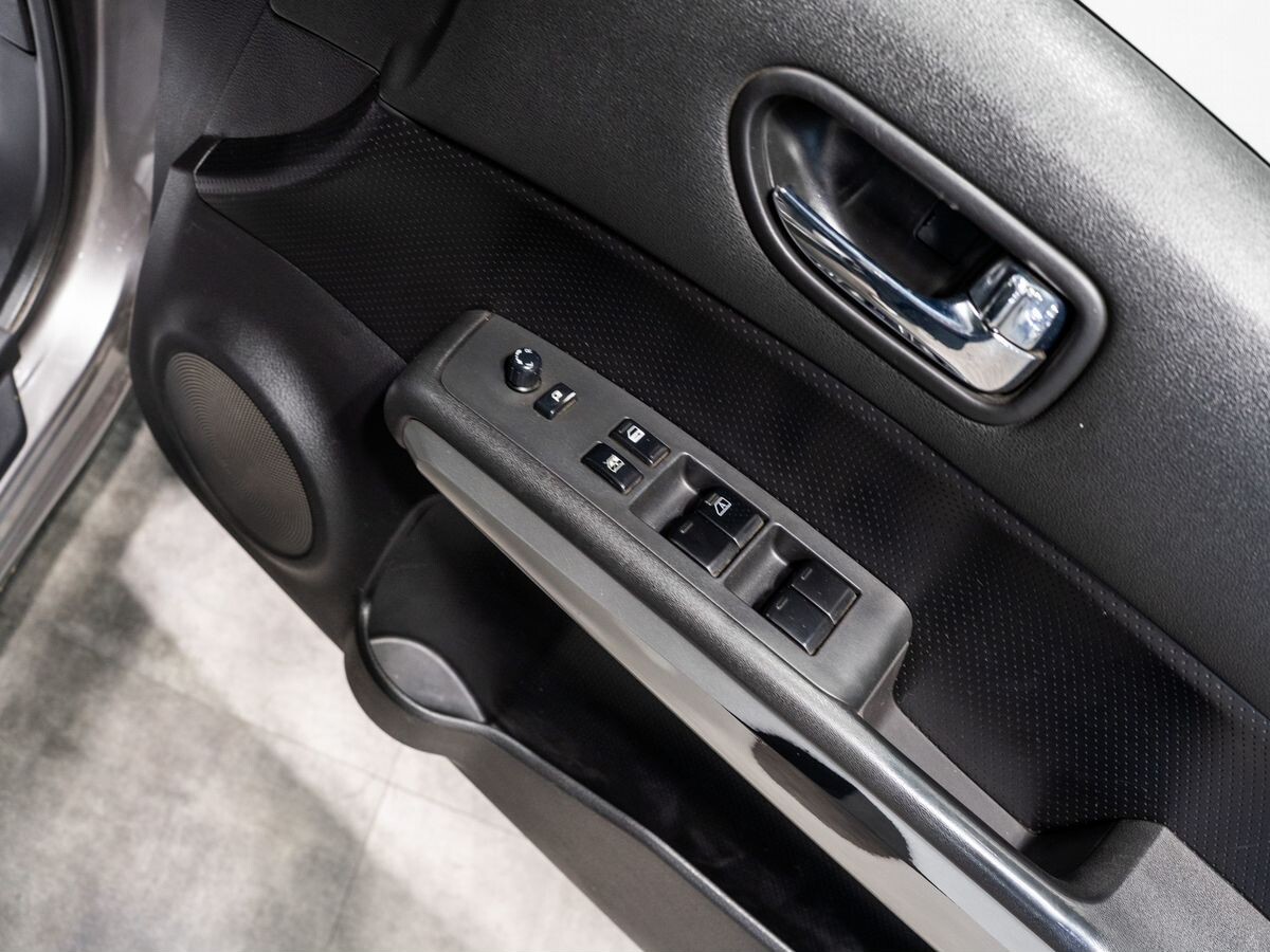 Nissan X-Trail 2010 - фото автомобиля
