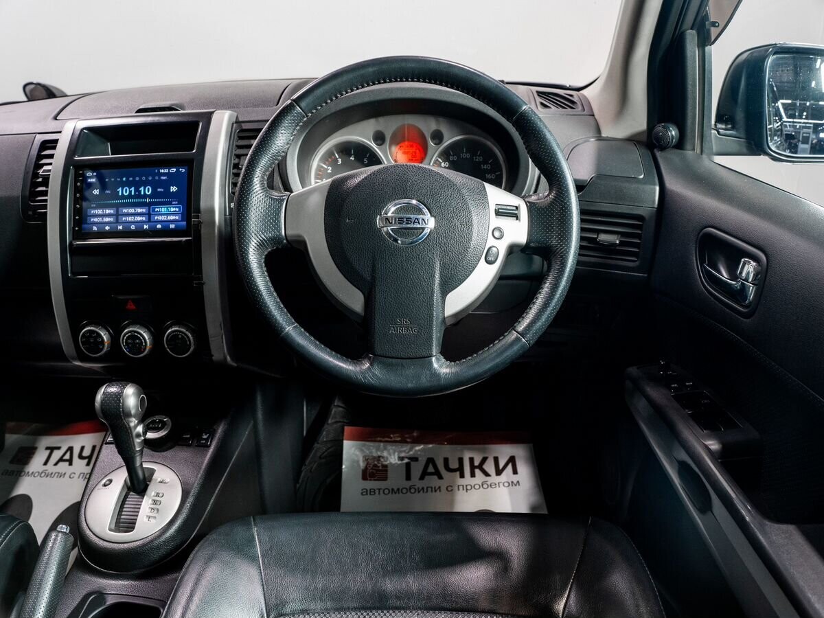 Nissan X-Trail 2010 - фото автомобиля