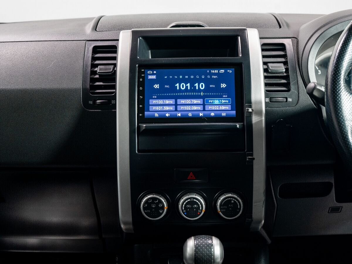 Nissan X-Trail 2010 - фото автомобиля