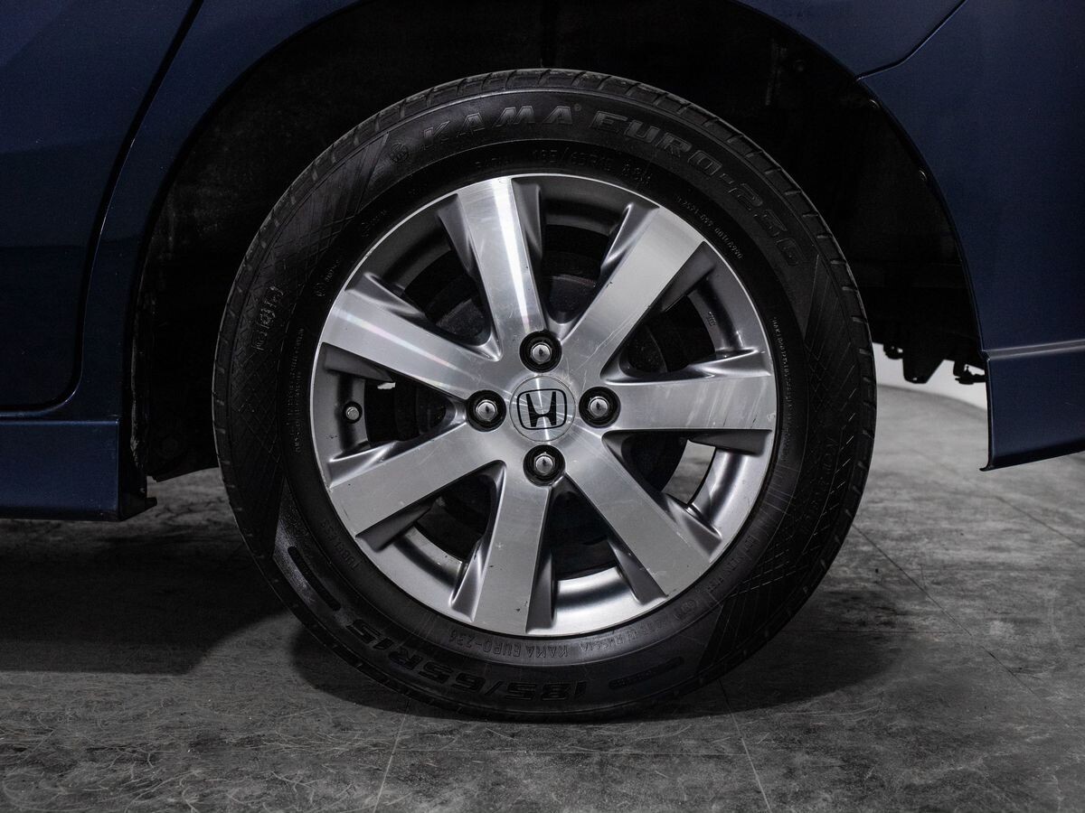 Honda Freed 2009 - фото автомобиля