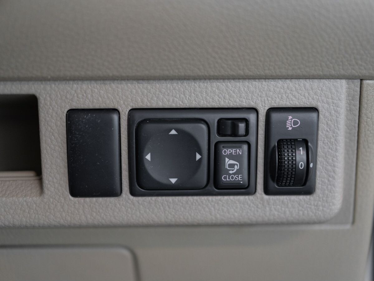 Nissan Tiida 2008 - фото автомобиля