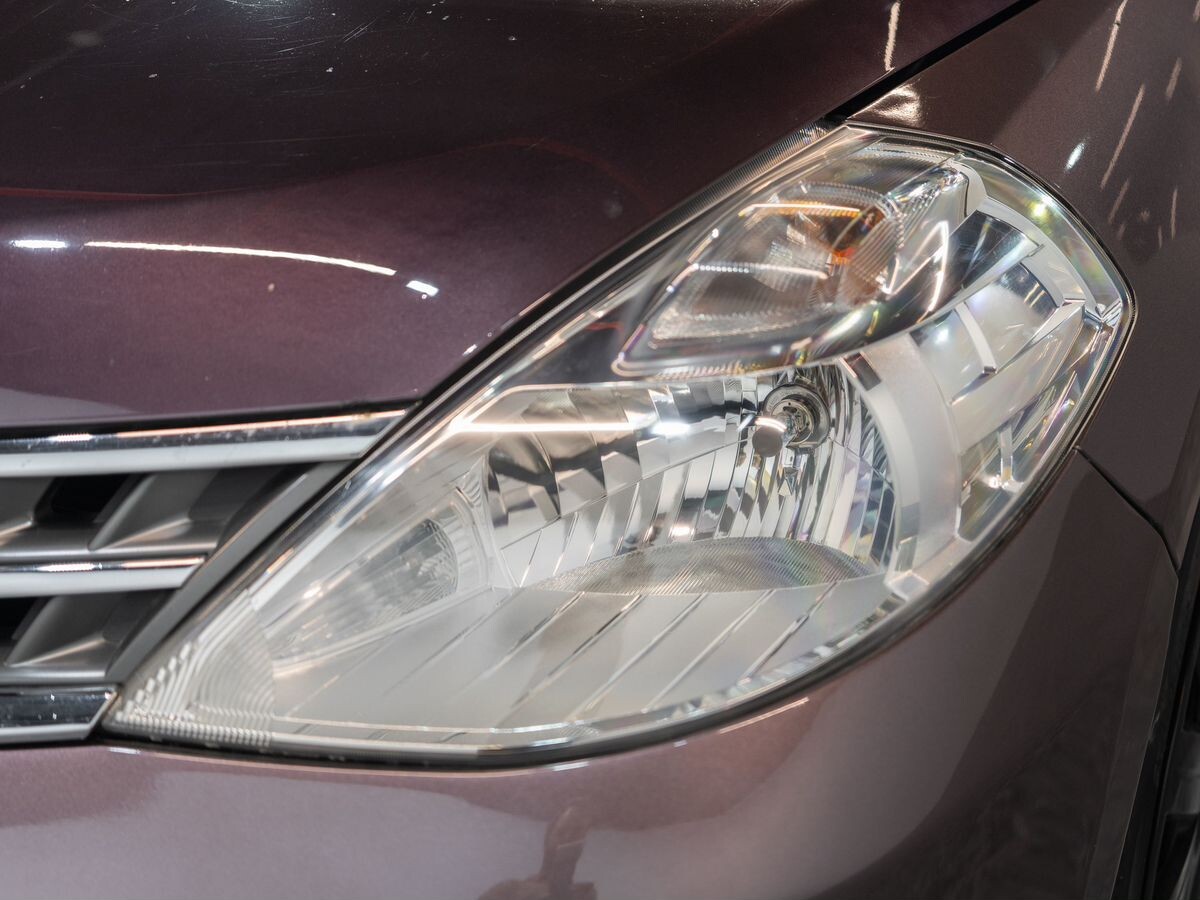 Nissan Tiida 2008 - фото автомобиля