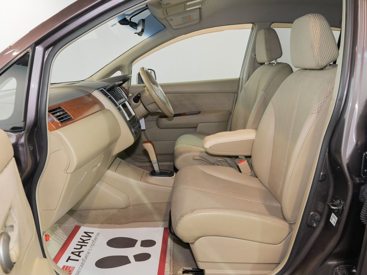Nissan Tiida 2008 - фото автомобиля