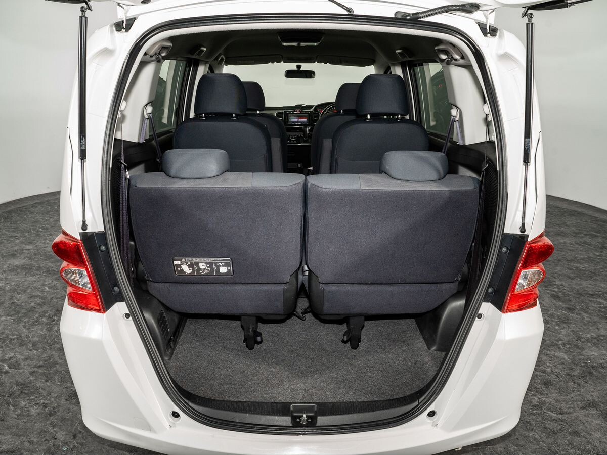 Honda Freed 2009 - фото автомобиля