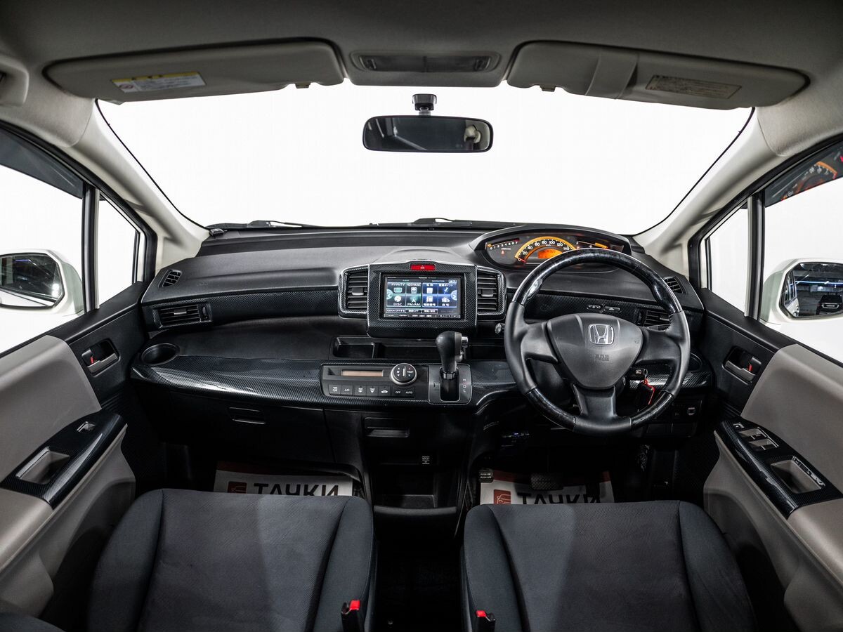 Honda Freed 2009 - фото автомобиля