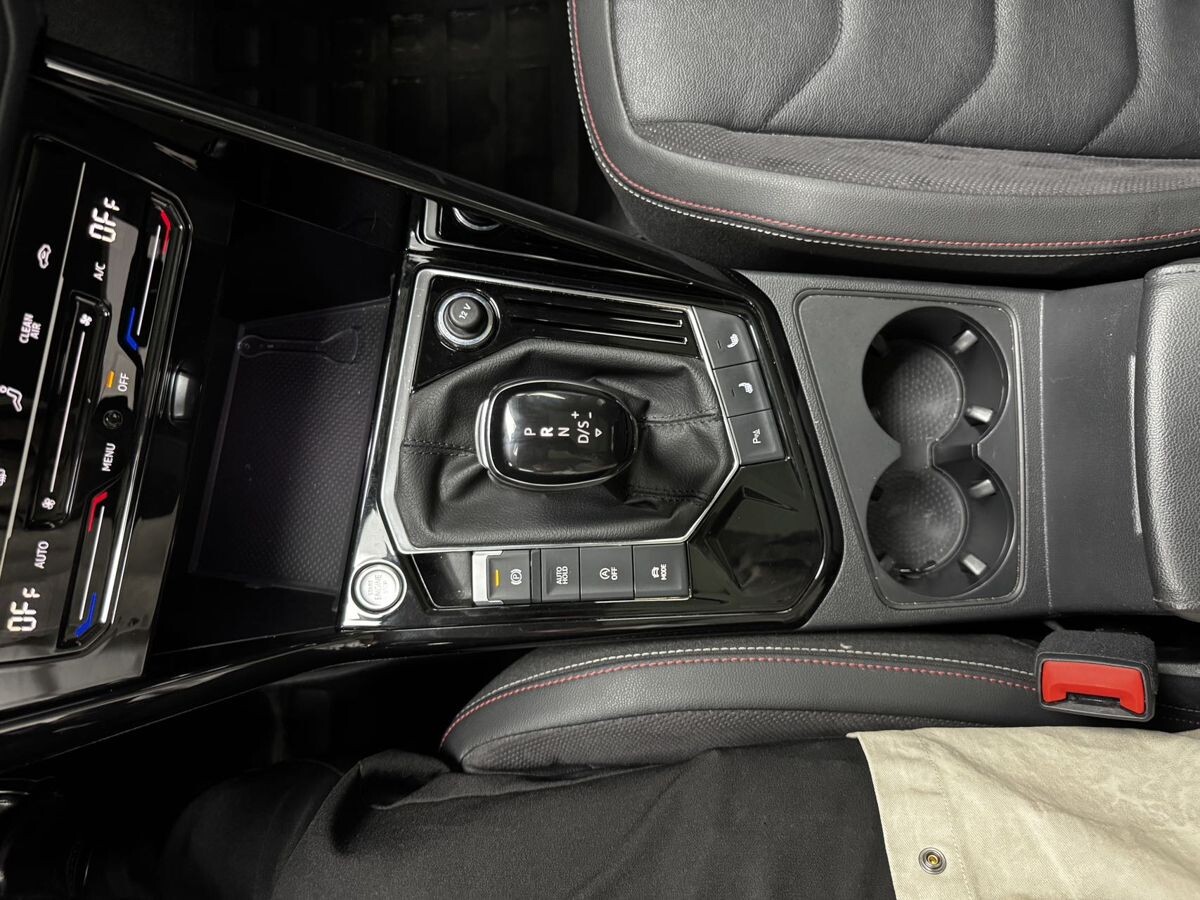 Volkswagen Tayron 2021 - фото автомобиля
