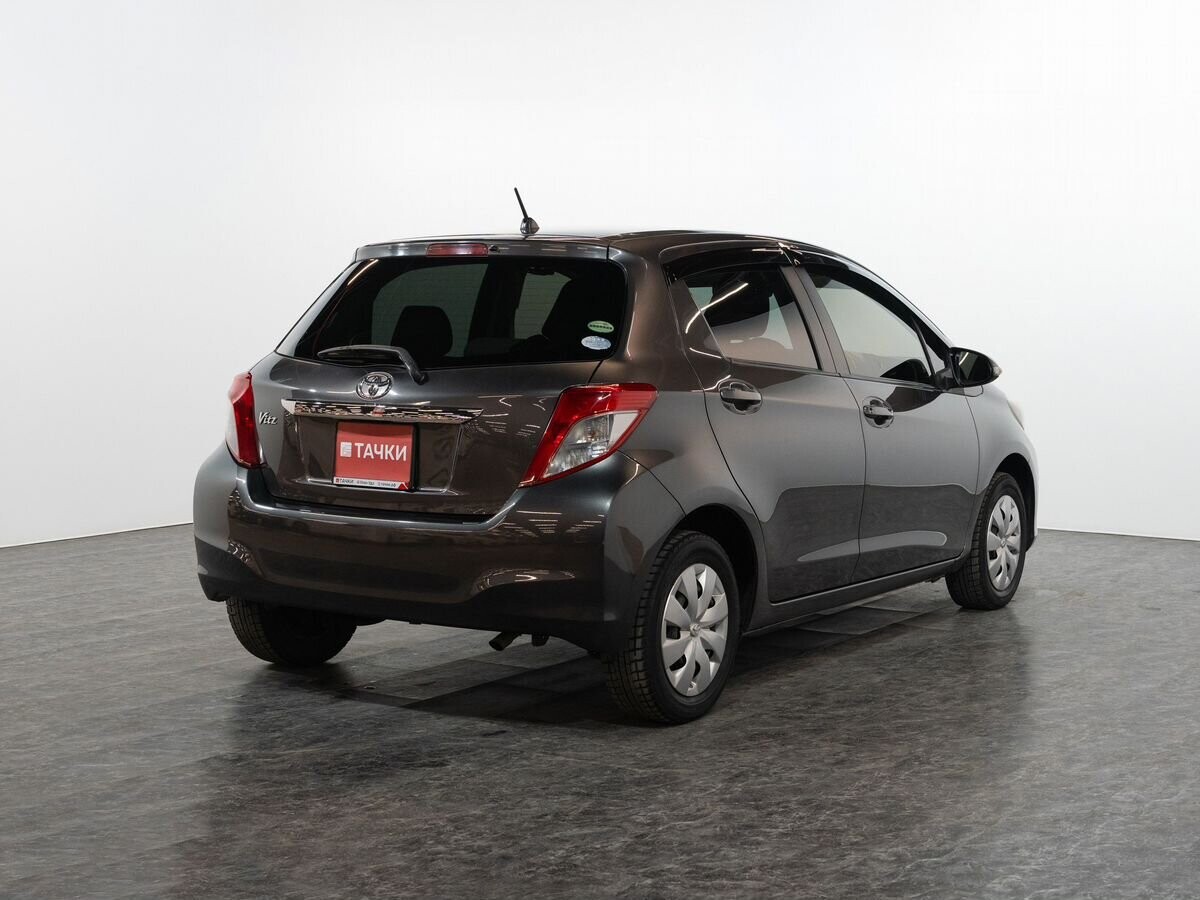 Toyota Vitz 2012 - фото автомобиля