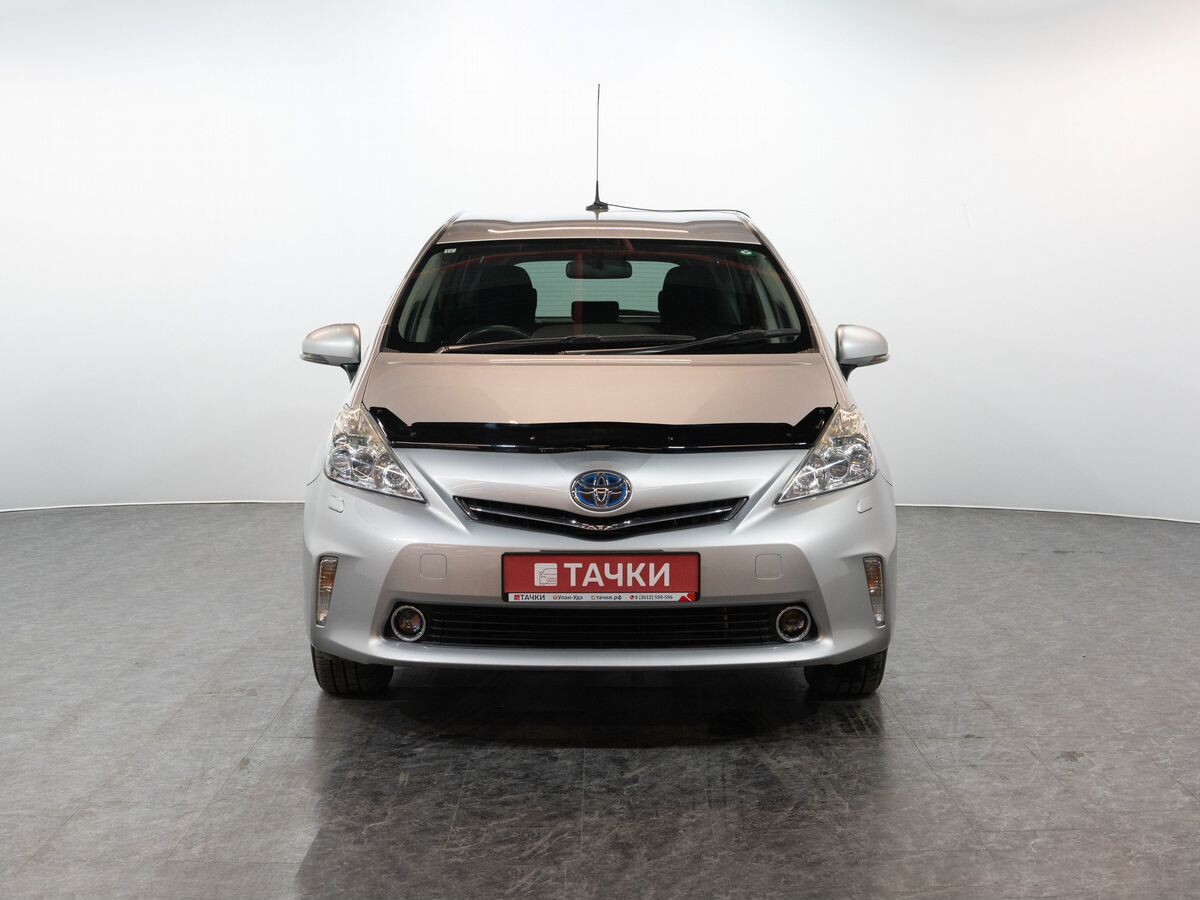 Toyota Prius Alpha 2013 - фото автомобиля