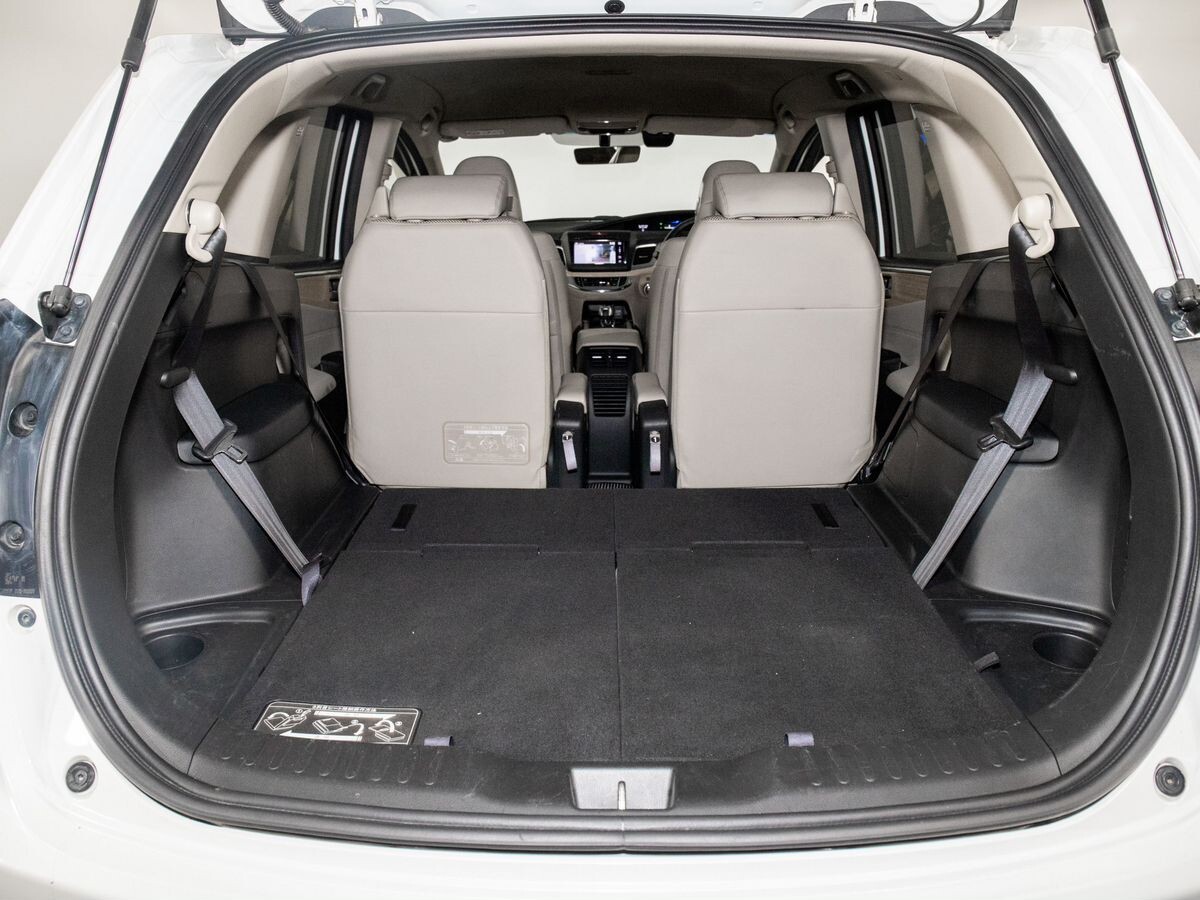 Honda Jade 2015 - фото автомобиля