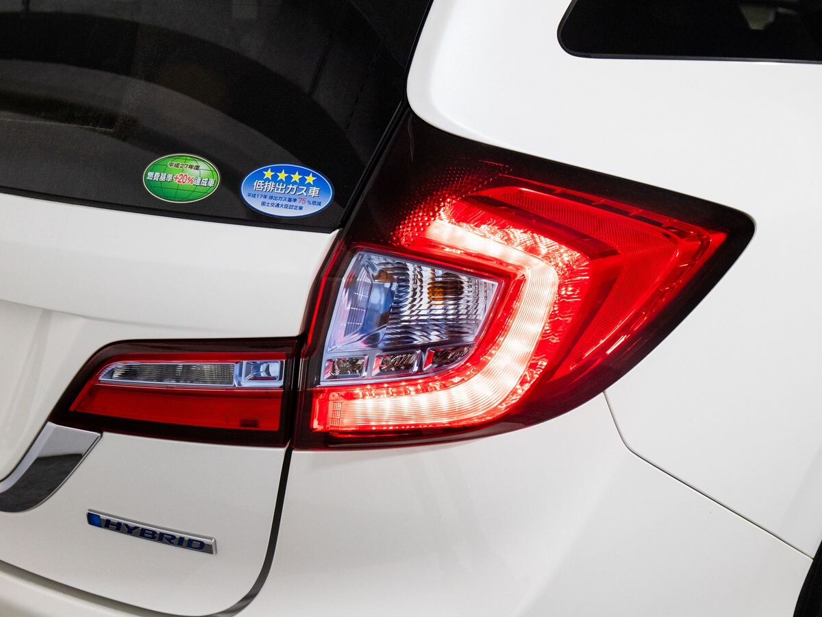 Honda Jade 2015 - фото автомобиля