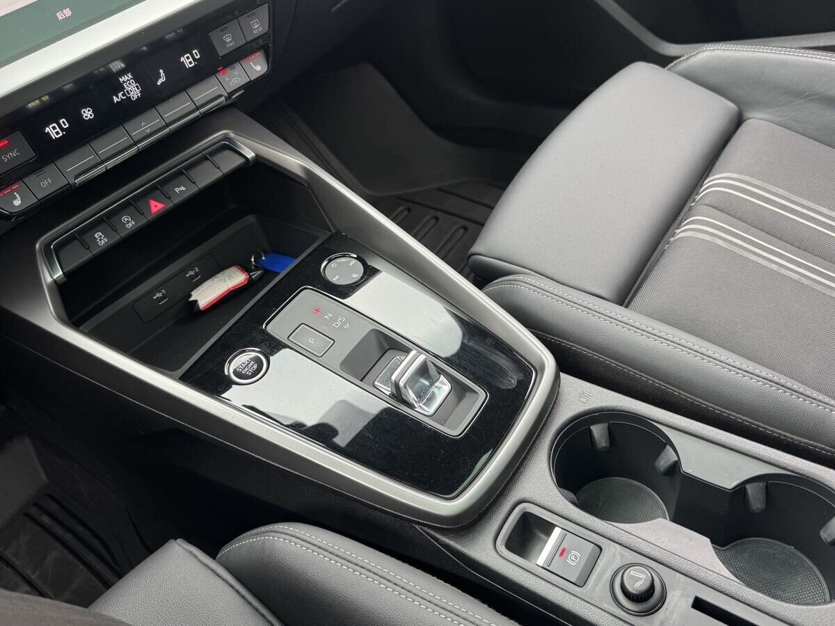Audi A3 2022 - фото автомобиля