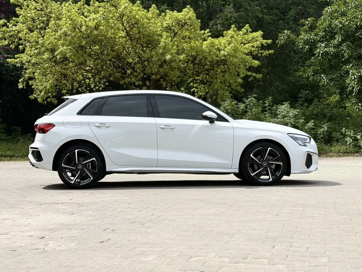 Audi A3 2022 - фото автомобиля